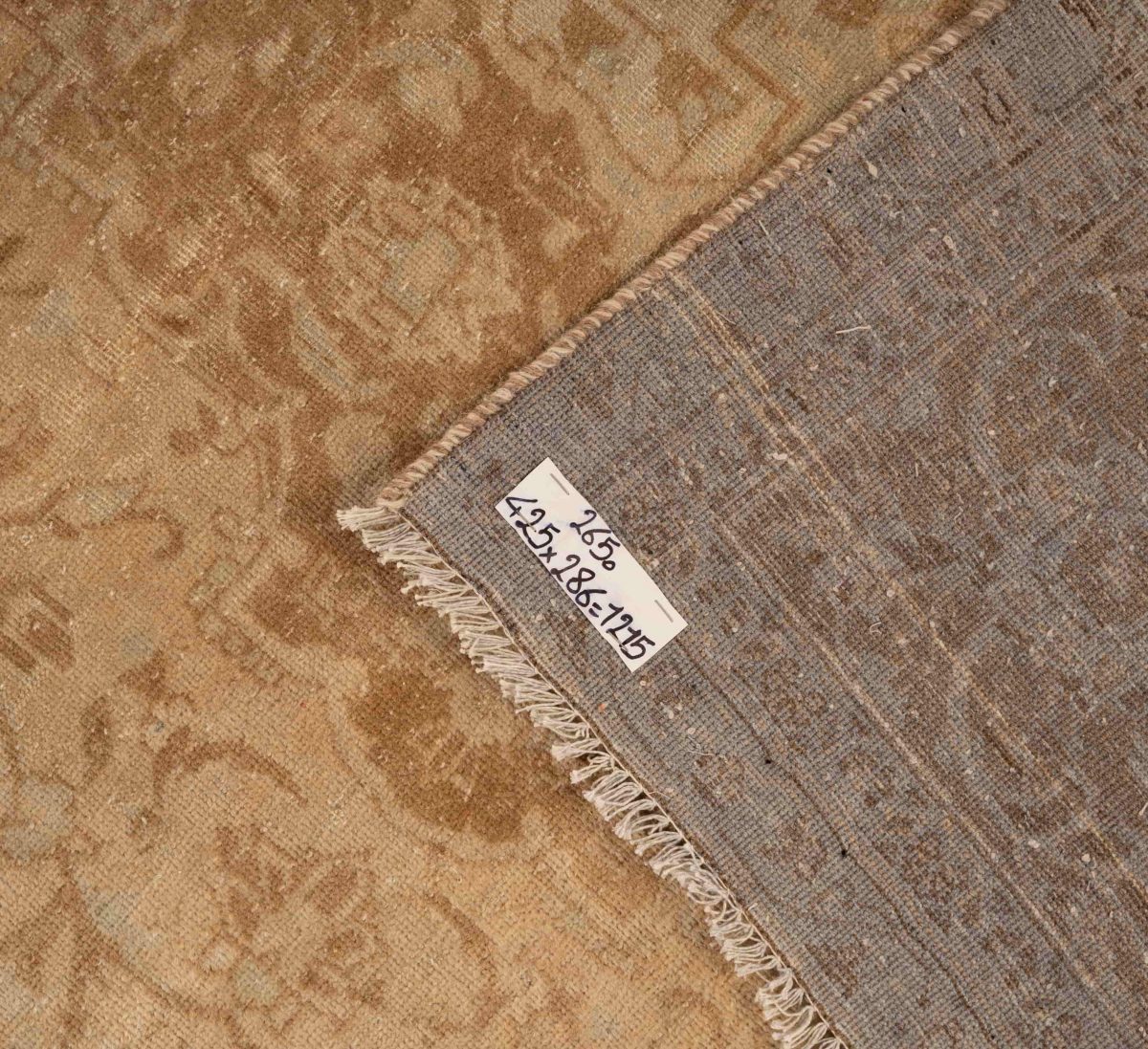 Hand Knotted Kashan Rug – Medallion Pattern – 425 × 286 cm – Red - Image 5