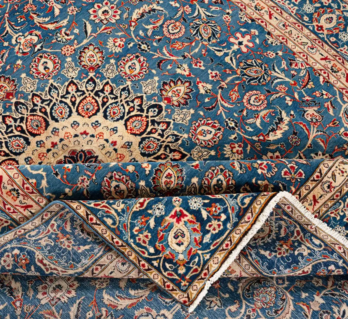 Hand Knotted Isfahan Rug - 372 × 272 cm - Image 2