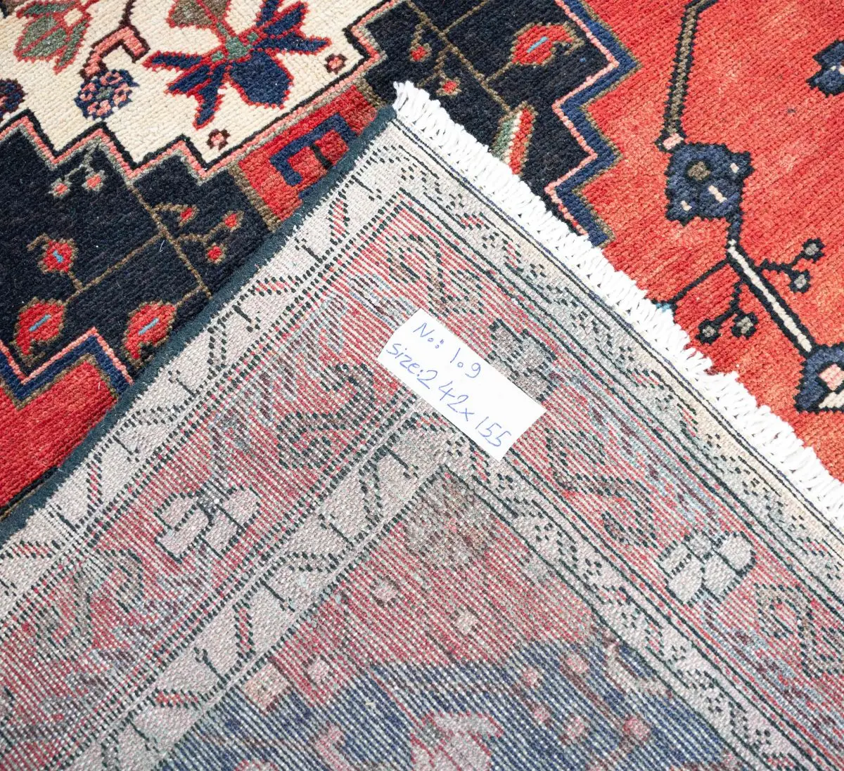 Hand Knotted Saveh Rug - 242 × 155 cm - Image 6