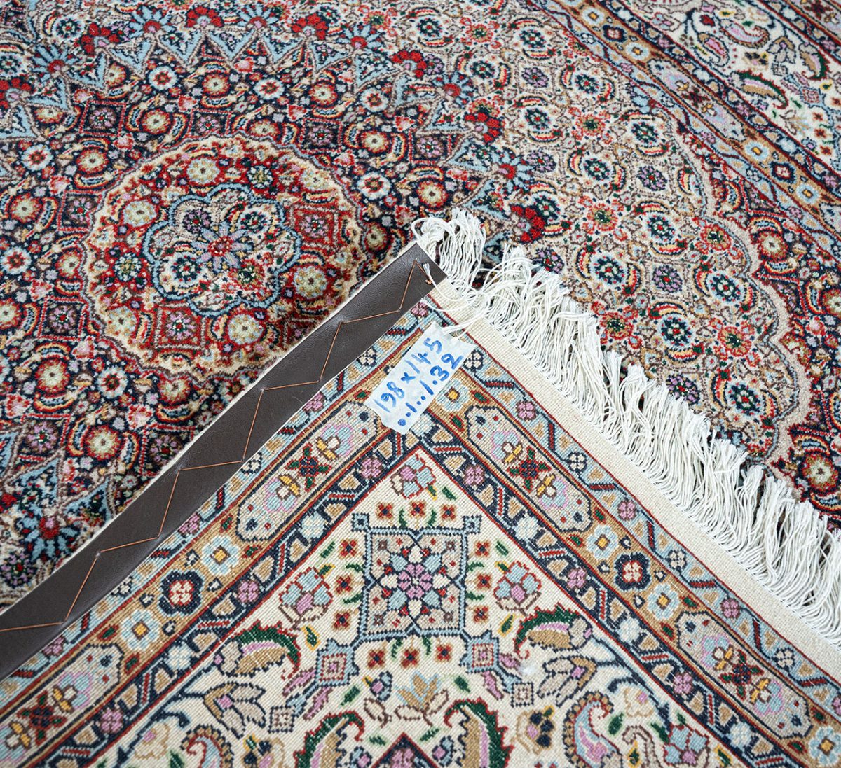 Hand Knotted Mashhad Rug - 198 × 145 cm - Image 4