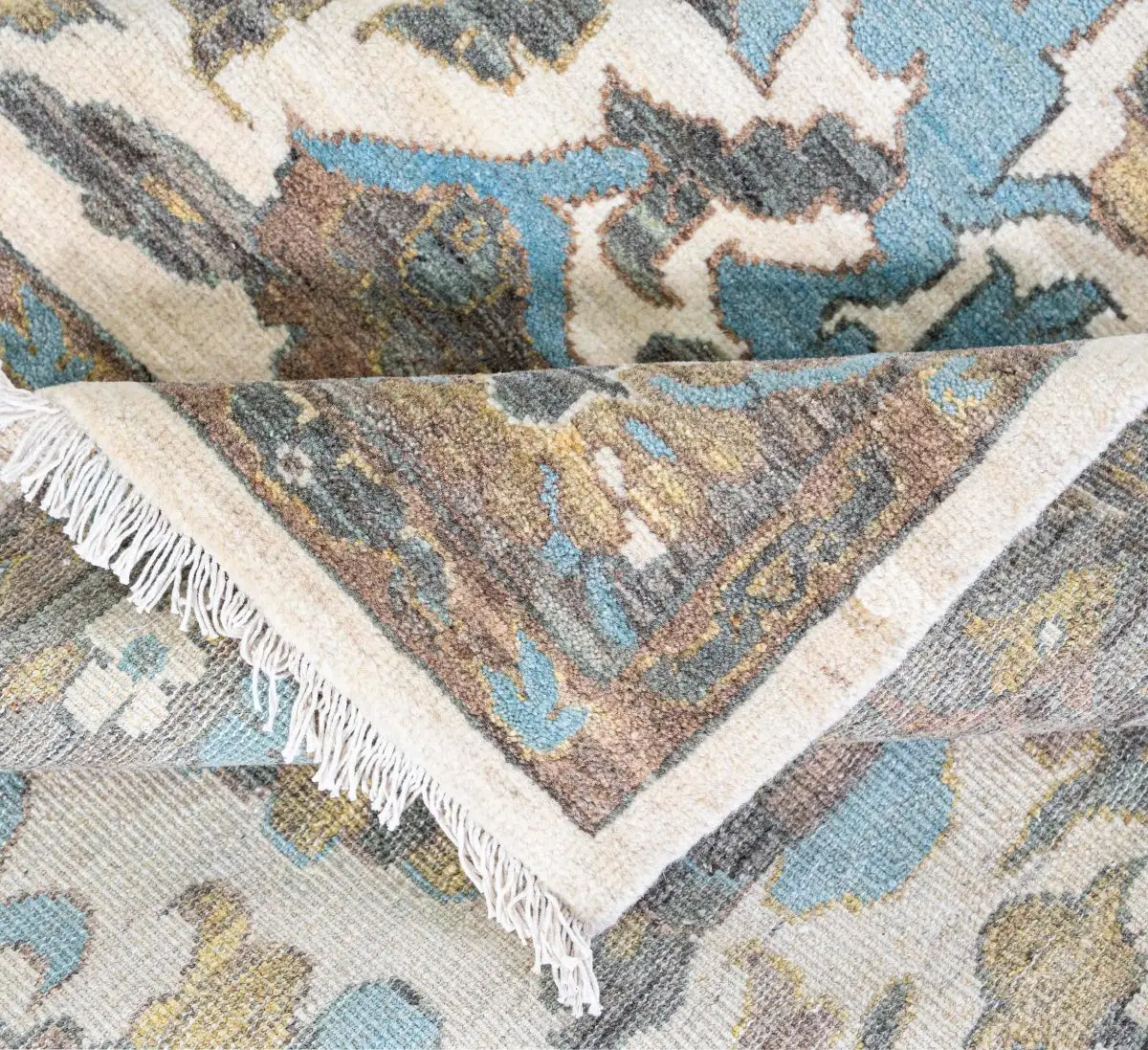 Hand Knotted Arak Rug - 240 × 164 cm - Image 2